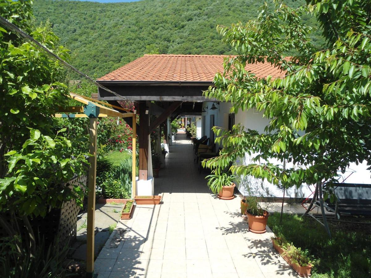 Pensiunea La Dolce Vita Băile Herculane Exterior foto